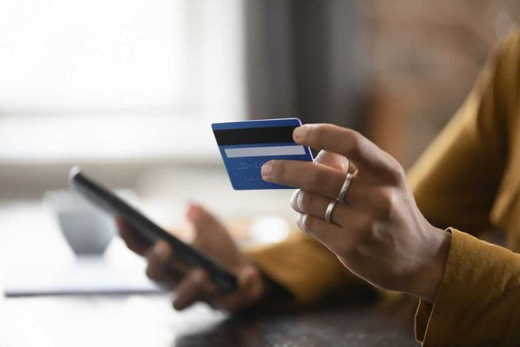 Top Credit Cards for People with Poor Credit in 2025 - (See The List)